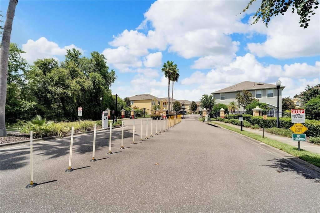 Active With Contract: $1,800 (2 beds, 2 baths, 1260 Square Feet)