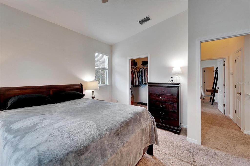 Active With Contract: $1,800 (2 beds, 2 baths, 1260 Square Feet)