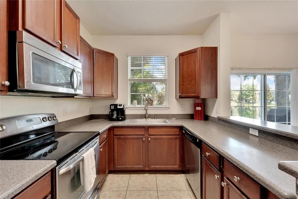 Active With Contract: $1,800 (2 beds, 2 baths, 1260 Square Feet)