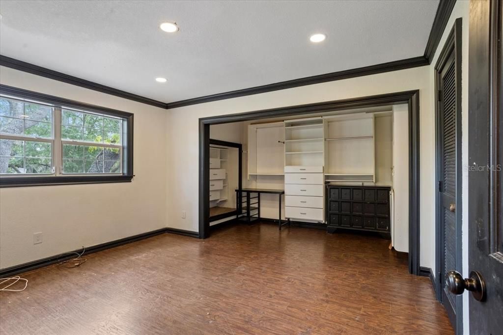 待售: $970,000 (5 贝兹, 3 浴室, 6396 平方英尺)