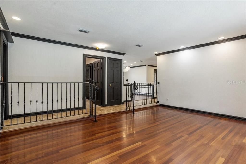 待售: $970,000 (5 贝兹, 3 浴室, 6396 平方英尺)