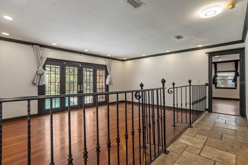 待售: $970,000 (5 贝兹, 3 浴室, 6396 平方英尺)