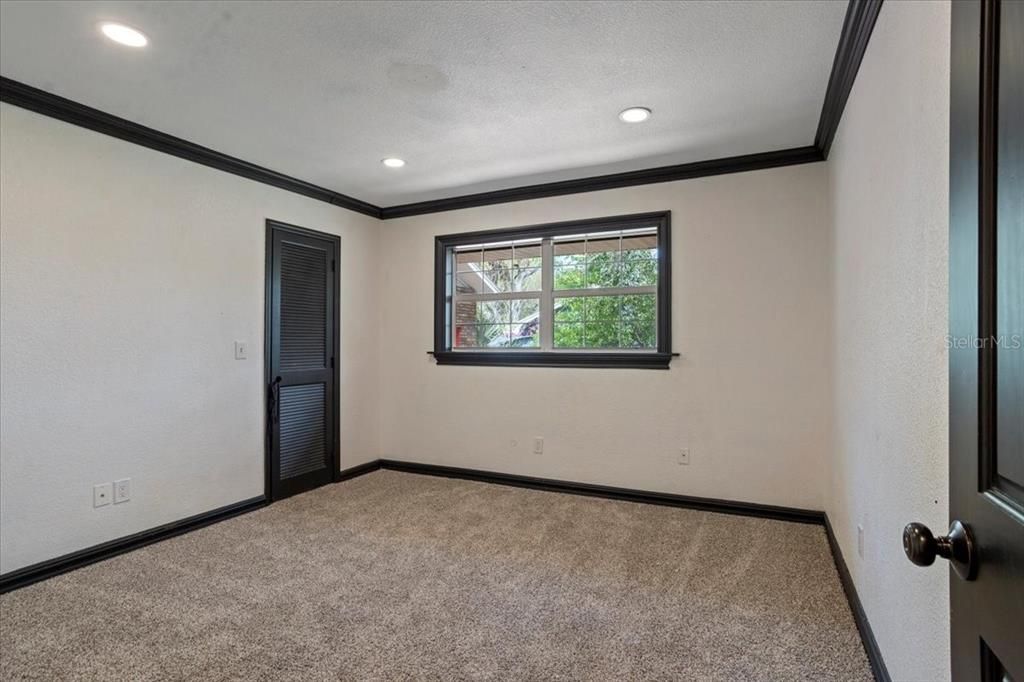 待售: $970,000 (5 贝兹, 3 浴室, 6396 平方英尺)