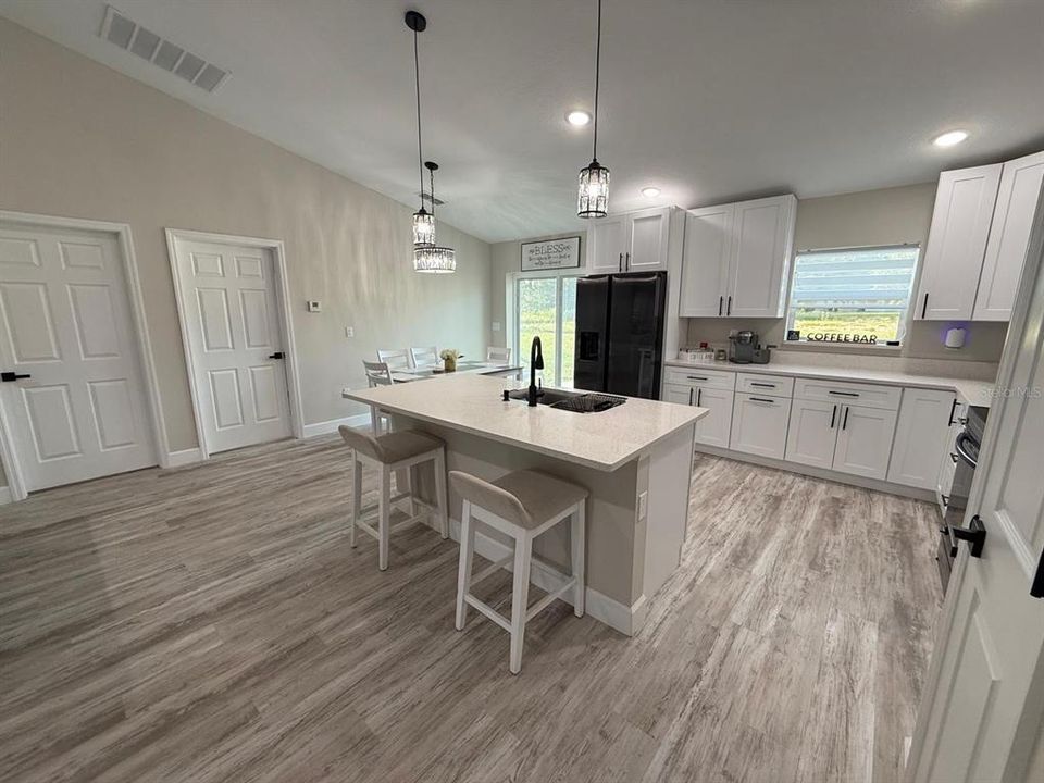 En Venta: $336,500 (3 camas, 2 baños, 1508 Pies cuadrados)