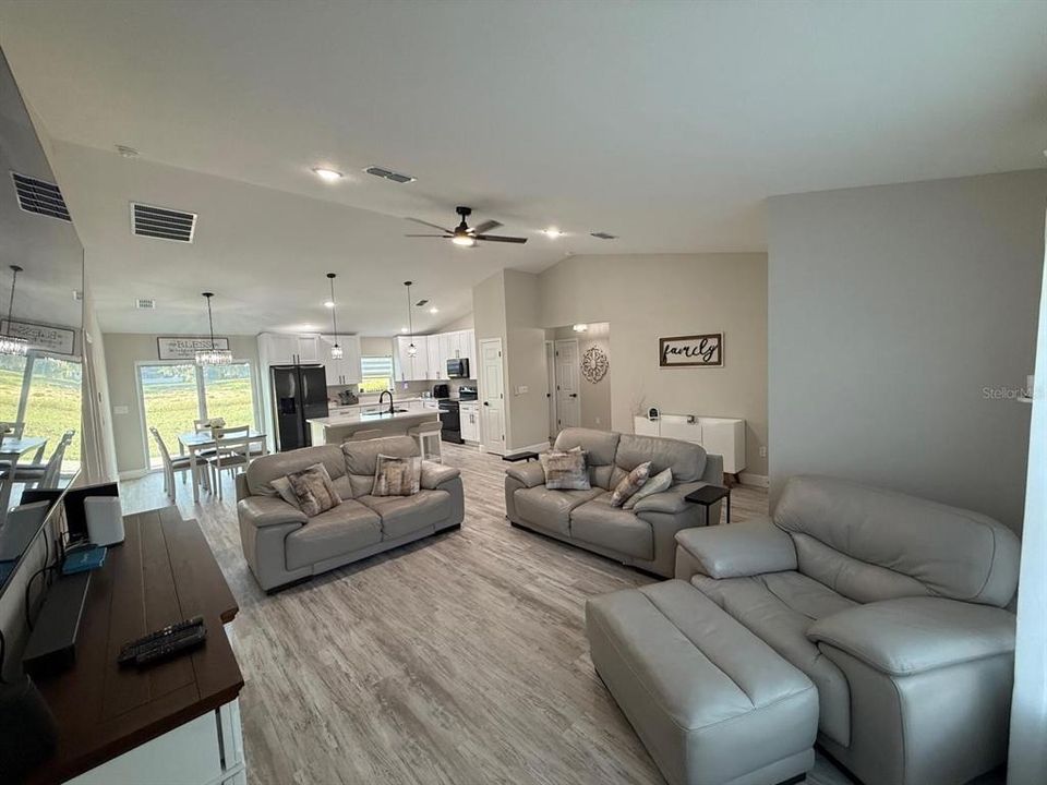 En Venta: $336,500 (3 camas, 2 baños, 1508 Pies cuadrados)