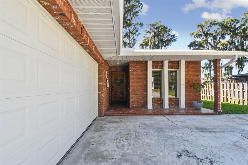 Active With Contract: $599,000 (3 beds, 2 baths, 1408 Square Feet)