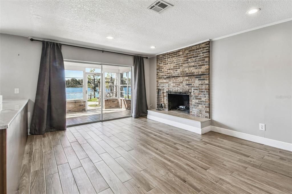 Active With Contract: $599,000 (3 beds, 2 baths, 1408 Square Feet)