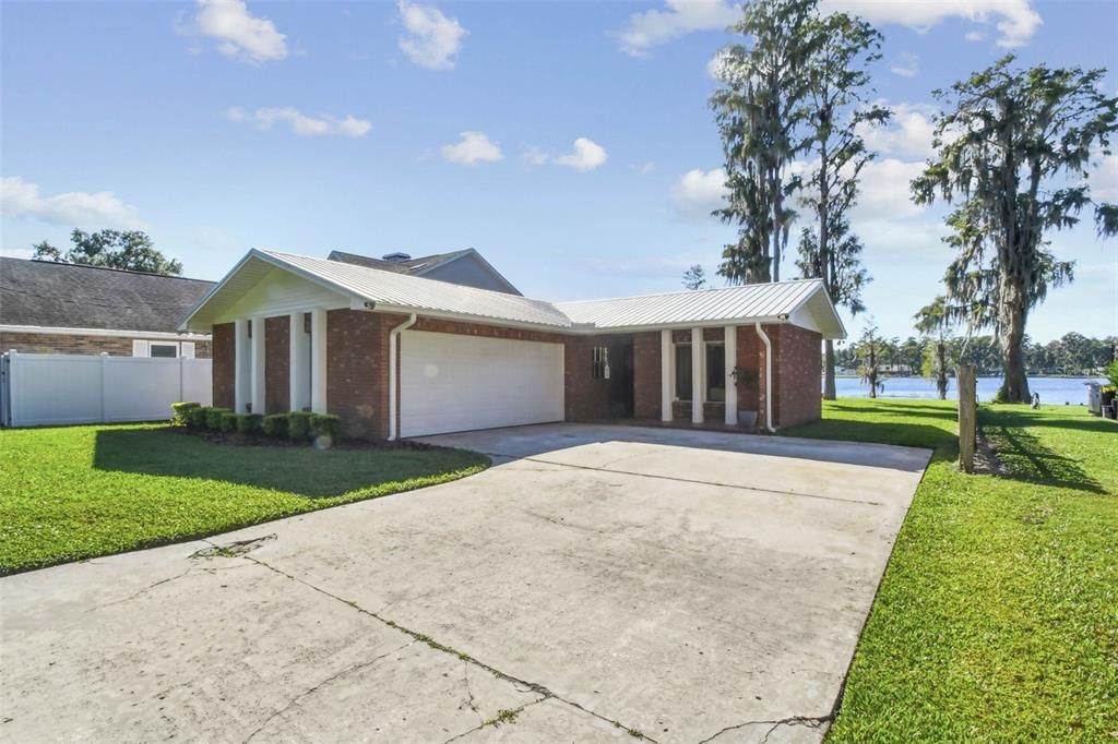 Active With Contract: $599,000 (3 beds, 2 baths, 1408 Square Feet)