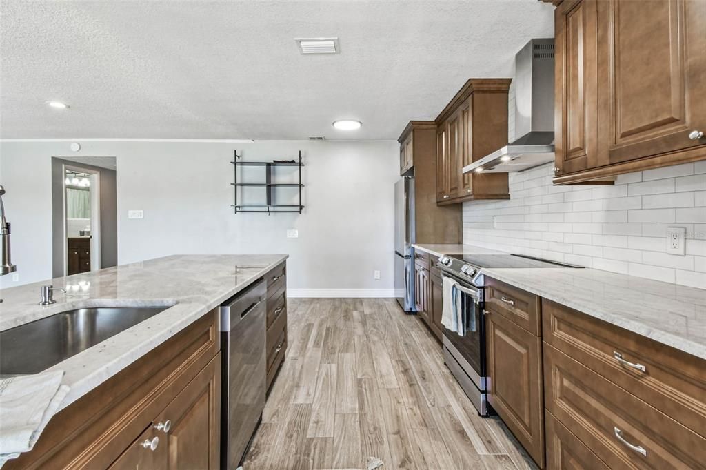 Active With Contract: $599,000 (3 beds, 2 baths, 1408 Square Feet)