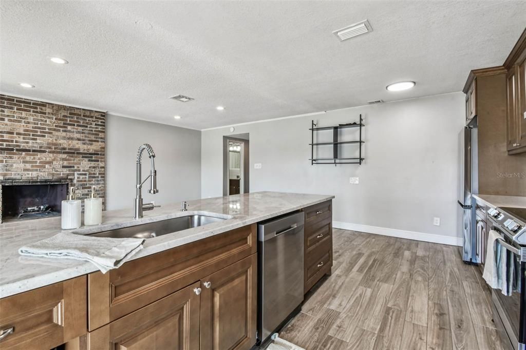 Active With Contract: $599,000 (3 beds, 2 baths, 1408 Square Feet)