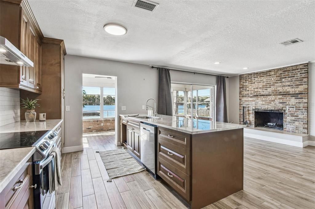 Active With Contract: $599,000 (3 beds, 2 baths, 1408 Square Feet)