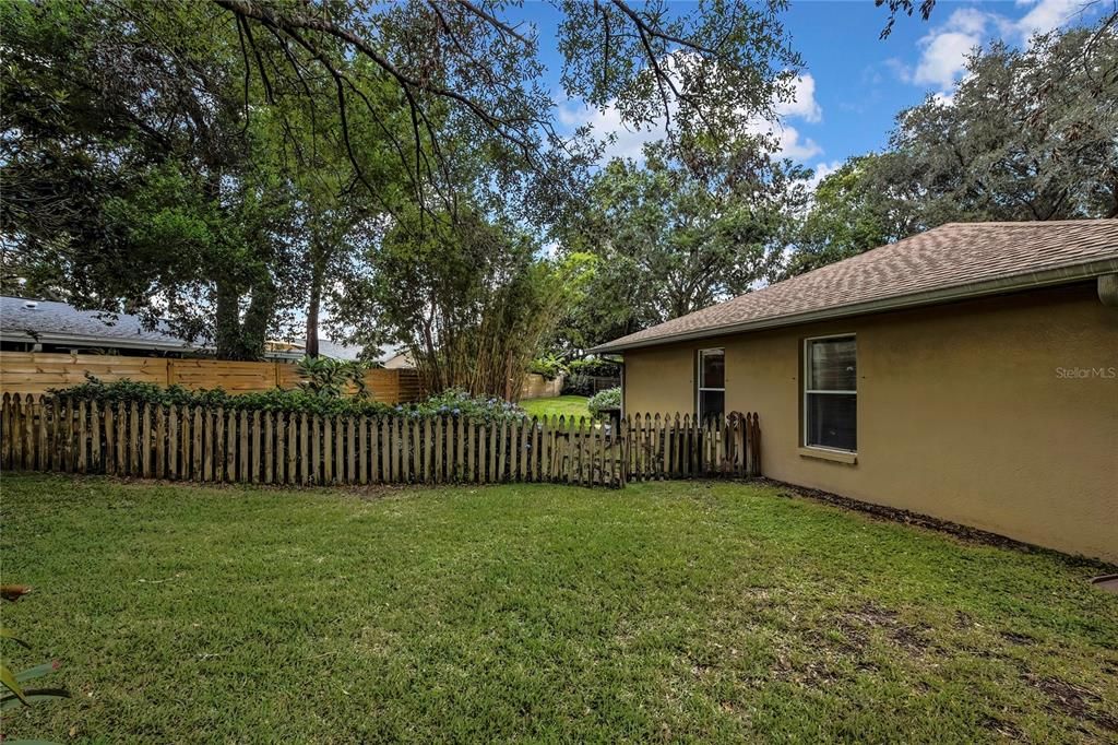 Под контрактом: $459,900 (4 спален, 2 ванн, 2356 Квадратных фут)