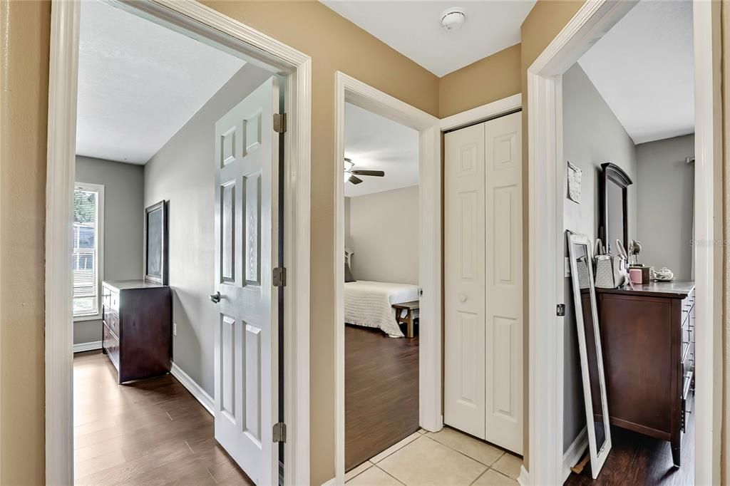 Под контрактом: $459,900 (4 спален, 2 ванн, 2356 Квадратных фут)