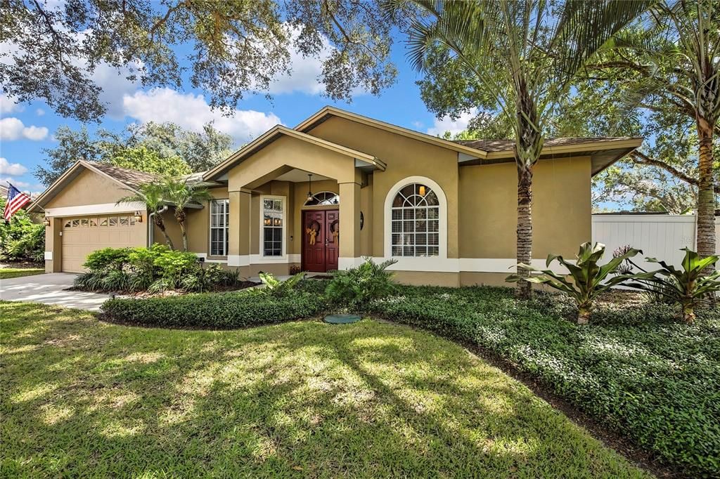 Под контрактом: $459,900 (4 спален, 2 ванн, 2356 Квадратных фут)