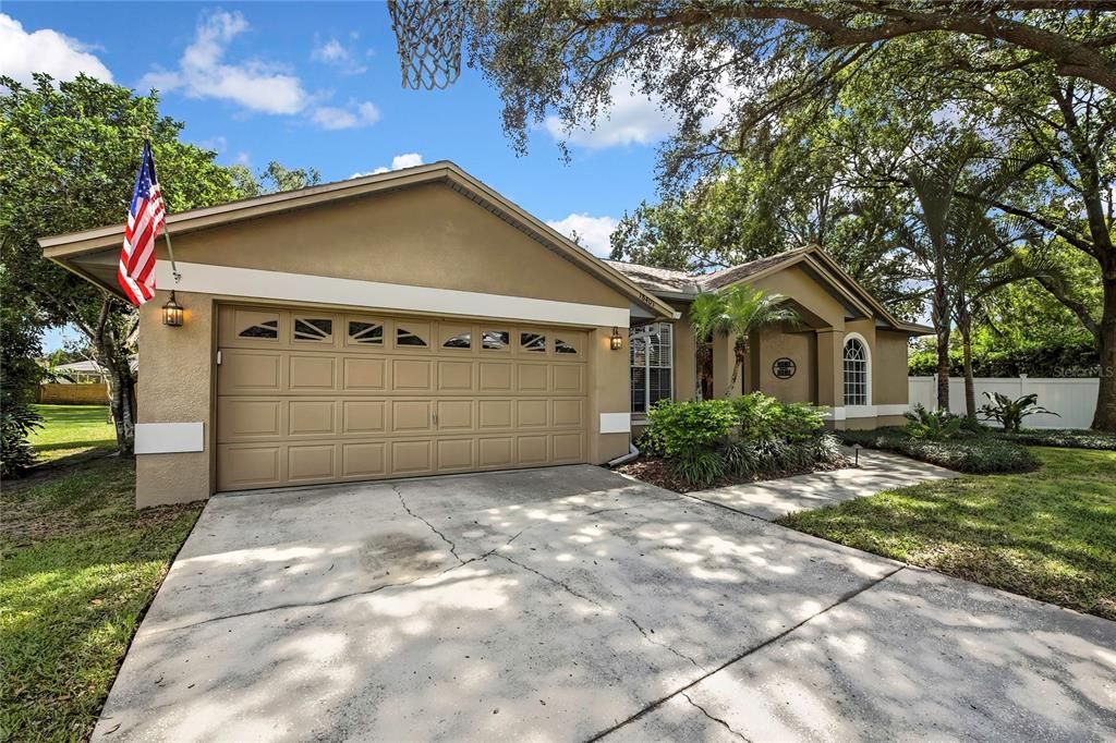 Под контрактом: $459,900 (4 спален, 2 ванн, 2356 Квадратных фут)