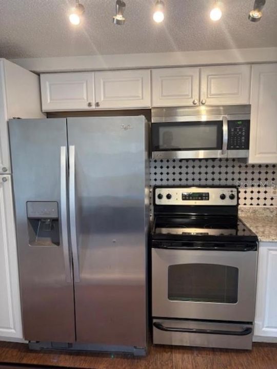 For Sale: $259,999 (3 beds, 2 baths, 1184 Square Feet)