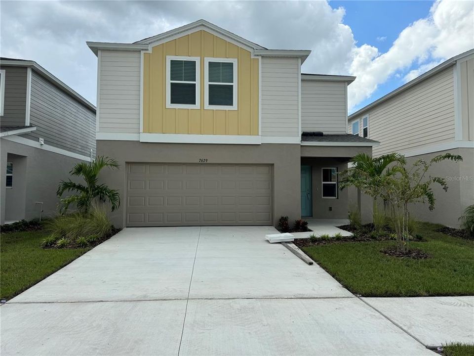 For Rent: $2,599 (4 beds, 2 baths, 2226 Square Feet)