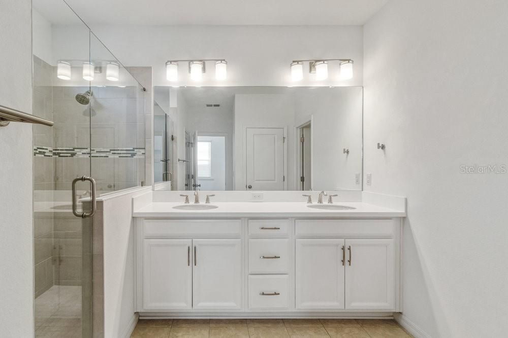 Active With Contract: $519,900 (4 beds, 4 baths, 2631 Square Feet)