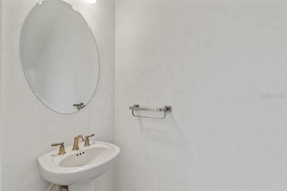 Active With Contract: $519,900 (4 beds, 4 baths, 2631 Square Feet)