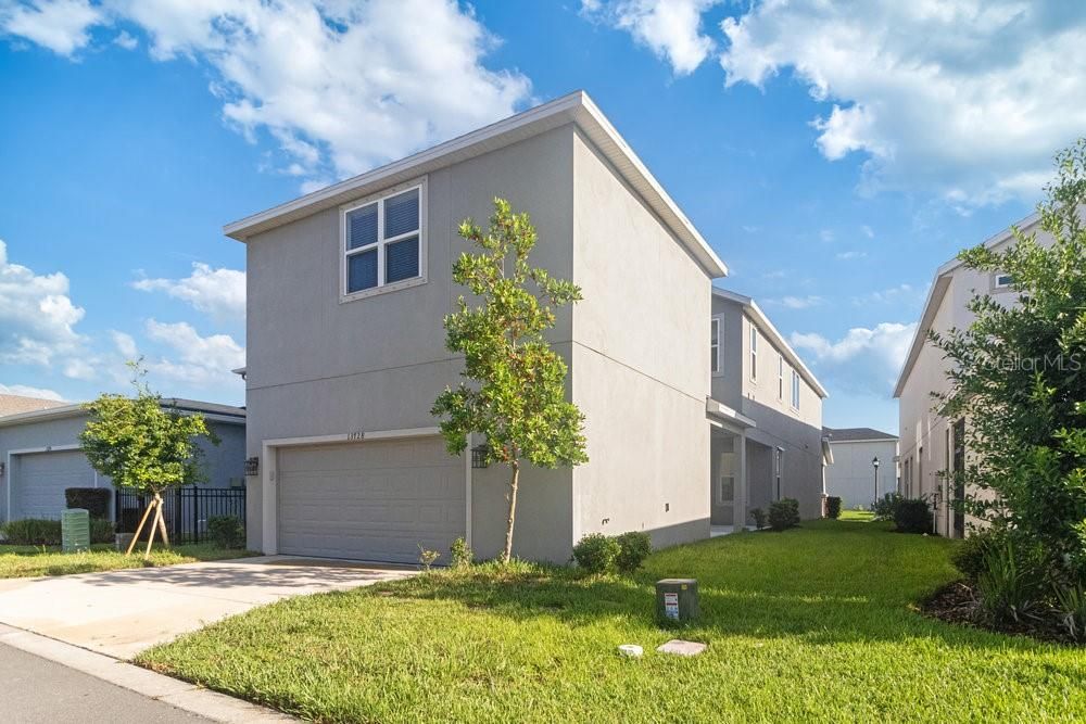 Active With Contract: $519,900 (4 beds, 4 baths, 2631 Square Feet)