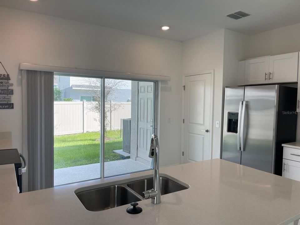 На продажу: $275,000 (2 спален, 2 ванн, 1180 Квадратных фут)