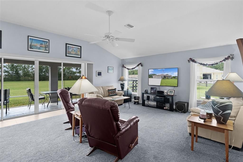 待售: $569,000 (3 贝兹, 2 浴室, 1955 平方英尺)