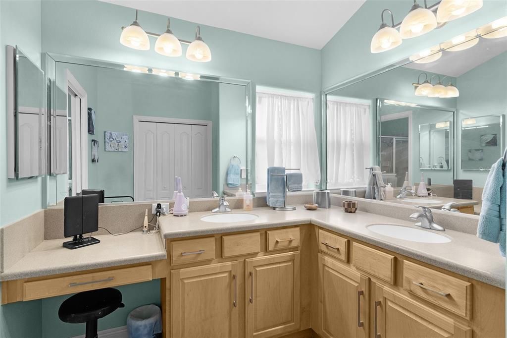 待售: $569,000 (3 贝兹, 2 浴室, 1955 平方英尺)