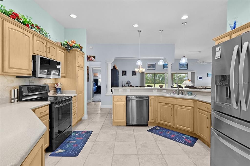 待售: $569,000 (3 贝兹, 2 浴室, 1955 平方英尺)