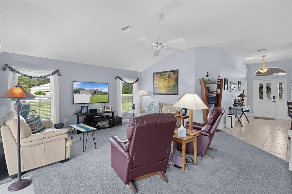 待售: $569,000 (3 贝兹, 2 浴室, 1955 平方英尺)