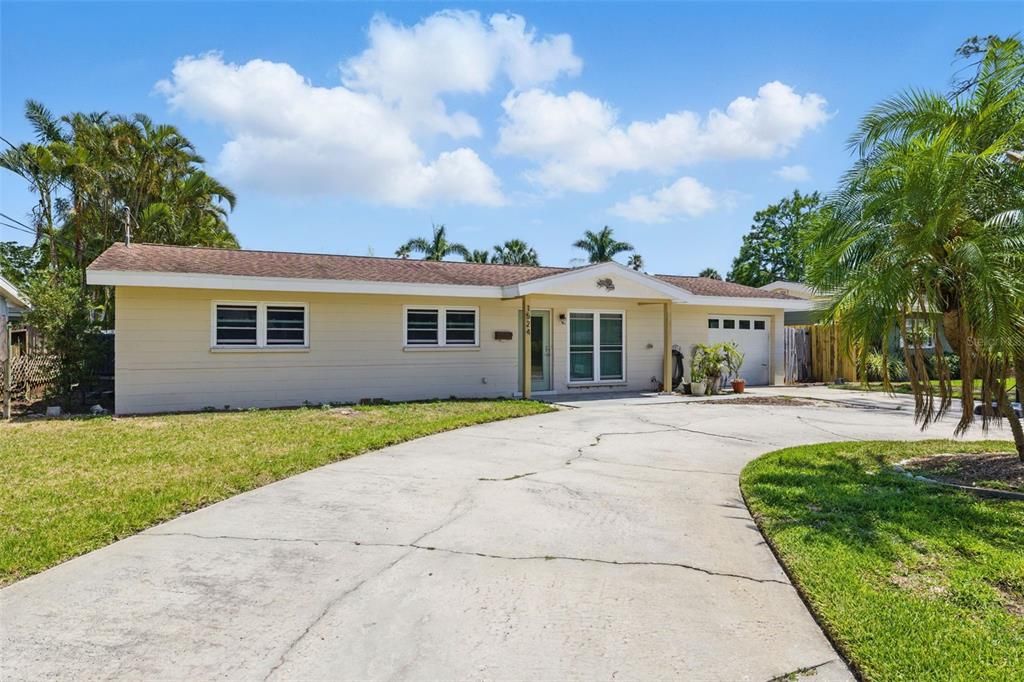 最近售出: $375,000 (3 贝兹, 2 浴室, 1439 平方英尺)