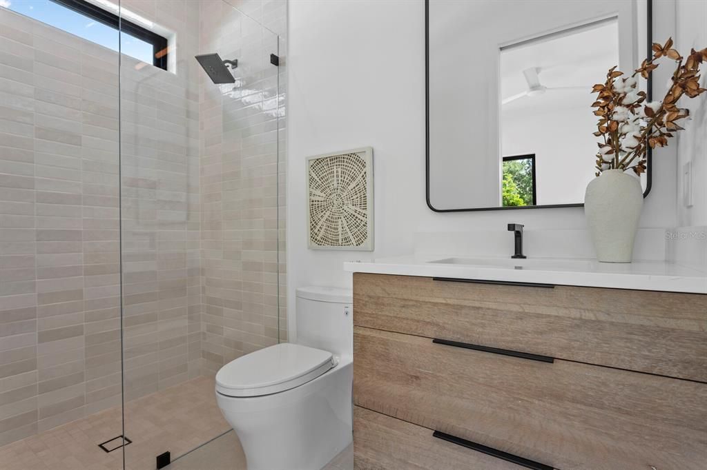 En Venta: $3,100,000 (4 camas, 3 baños, 2292 Pies cuadrados)