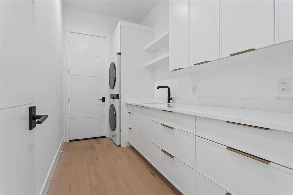 En Venta: $3,100,000 (4 camas, 3 baños, 2292 Pies cuadrados)