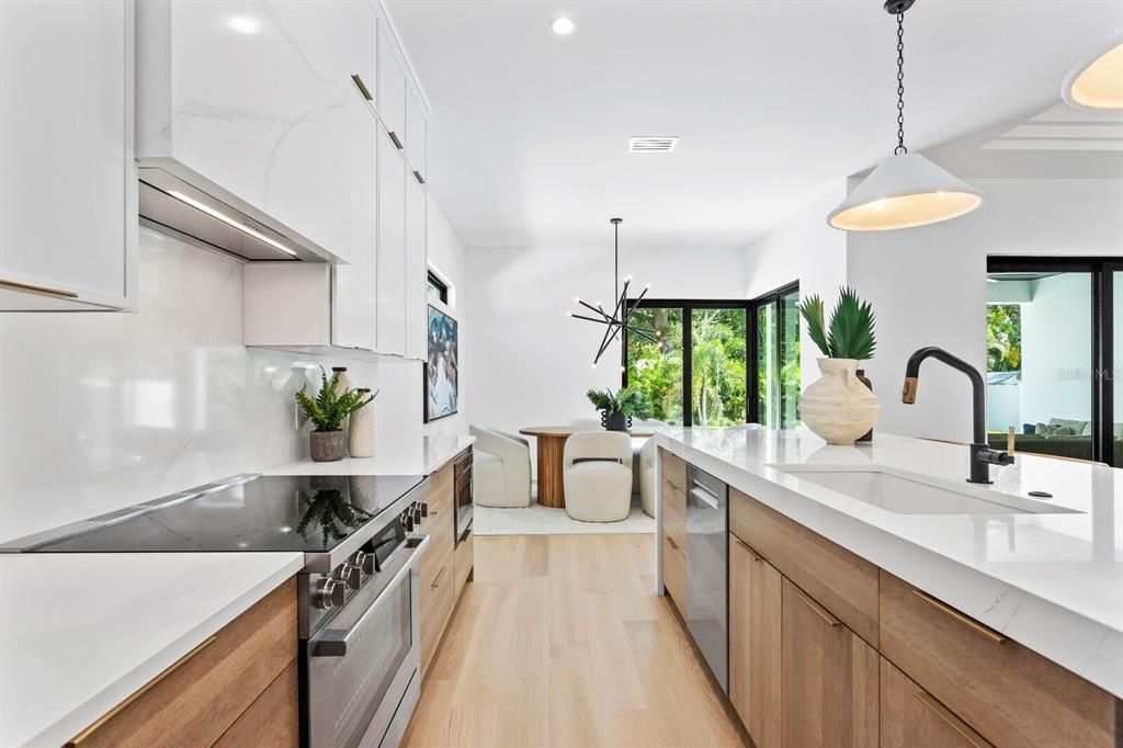 En Venta: $3,100,000 (4 camas, 3 baños, 2292 Pies cuadrados)