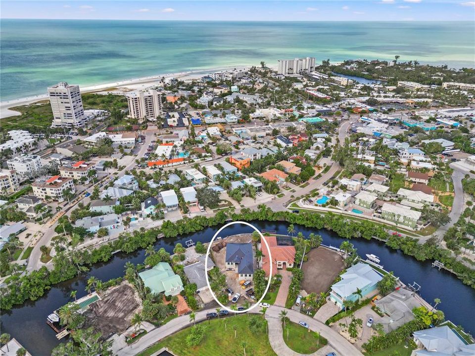 En Venta: $3,100,000 (4 camas, 3 baños, 2292 Pies cuadrados)