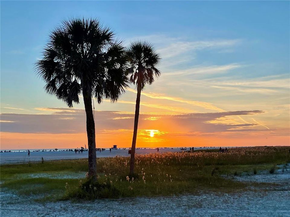 En Venta: $3,100,000 (4 camas, 3 baños, 2292 Pies cuadrados)