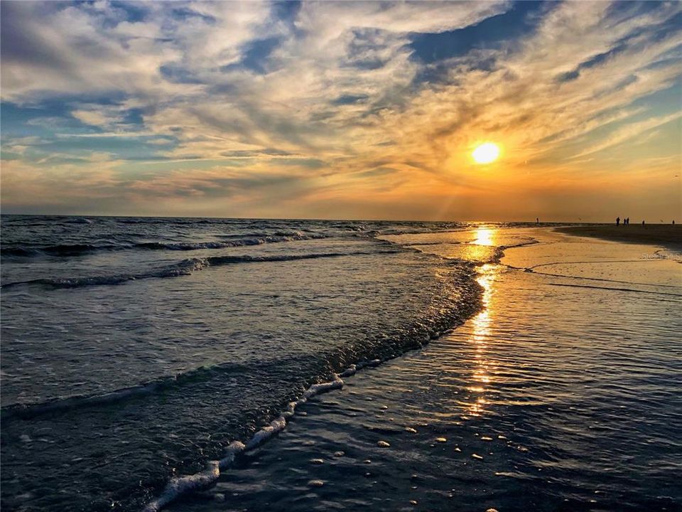 En Venta: $3,100,000 (4 camas, 3 baños, 2292 Pies cuadrados)