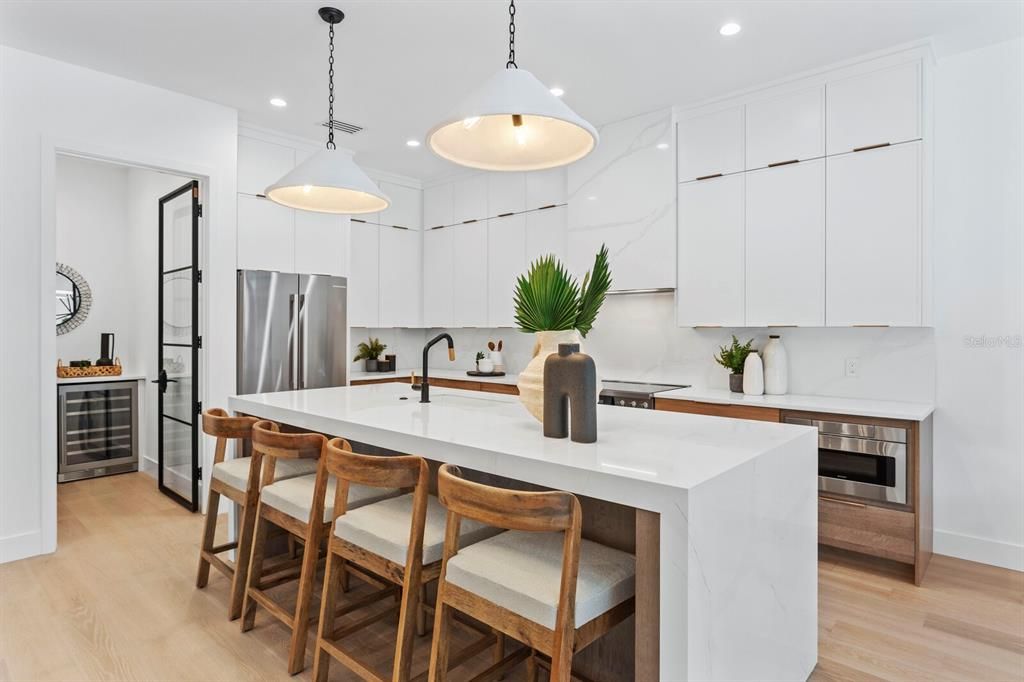 En Venta: $3,100,000 (4 camas, 3 baños, 2292 Pies cuadrados)