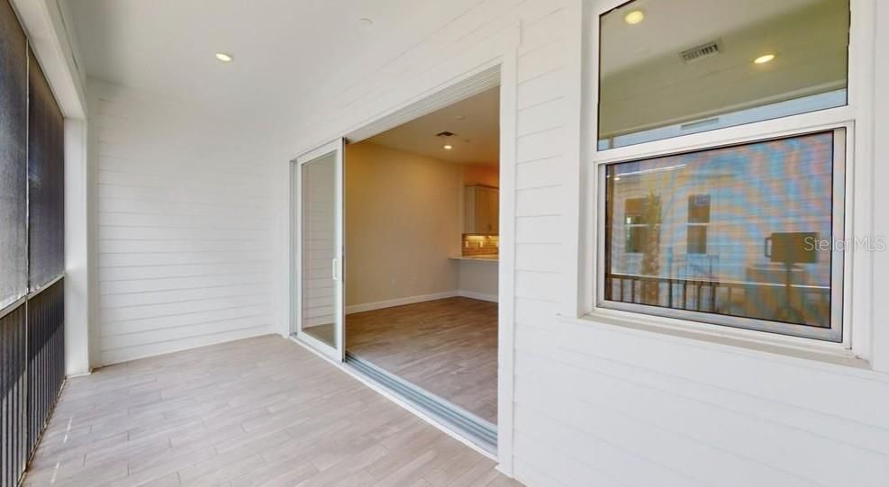 Activo con contrato: $375,000 (4 camas, 3 baños, 1867 Pies cuadrados)