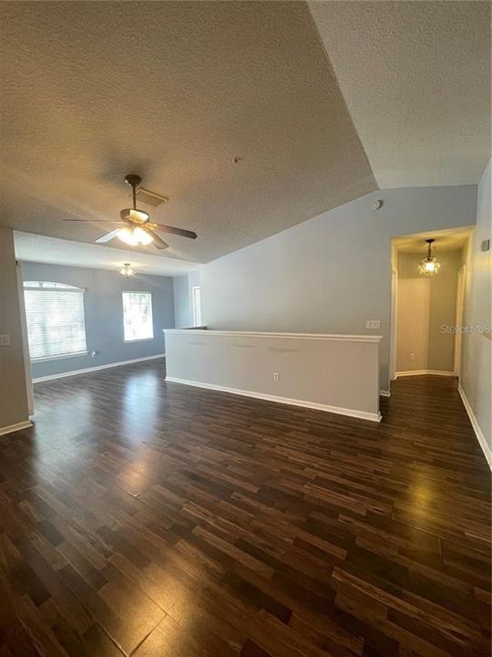 В аренду: $1,800 (2 спален, 2 ванн, 1042 Квадратных фут)