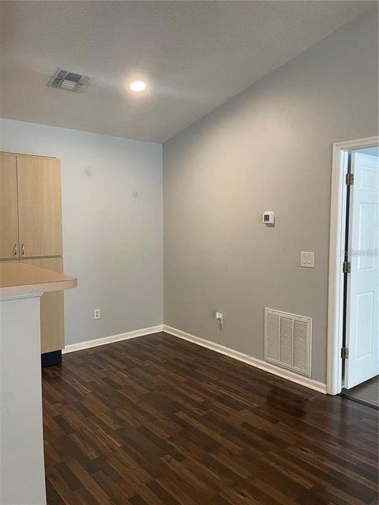 В аренду: $1,800 (2 спален, 2 ванн, 1042 Квадратных фут)