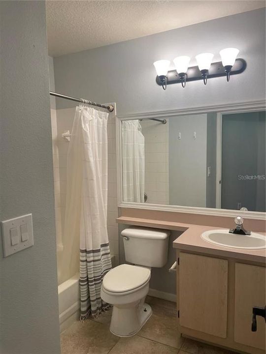 В аренду: $1,800 (2 спален, 2 ванн, 1042 Квадратных фут)