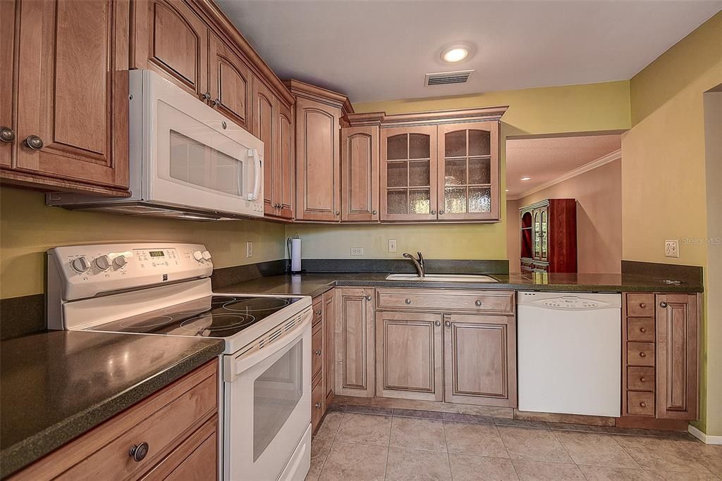 Activo con contrato: $269,900 (3 camas, 2 baños, 1304 Pies cuadrados)