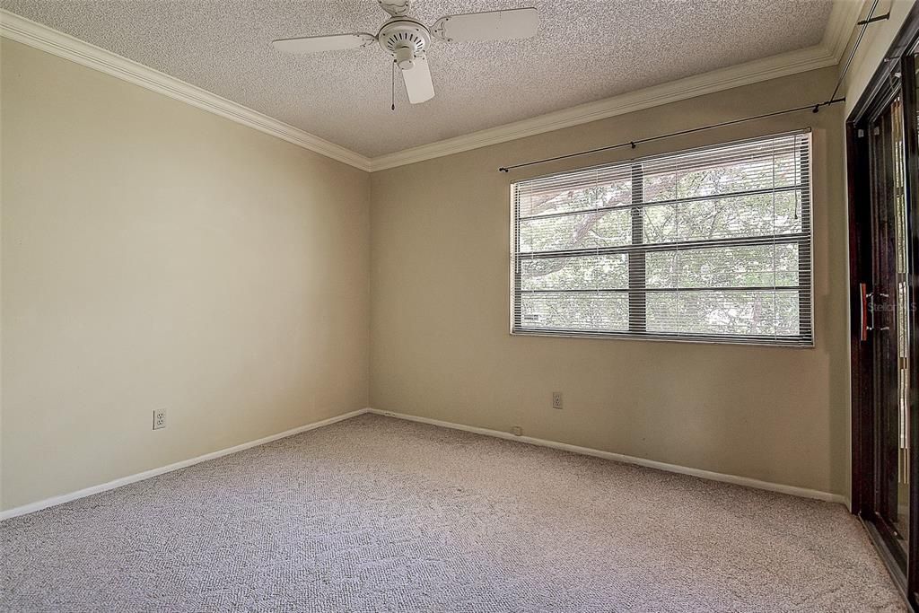 Activo con contrato: $269,900 (3 camas, 2 baños, 1304 Pies cuadrados)