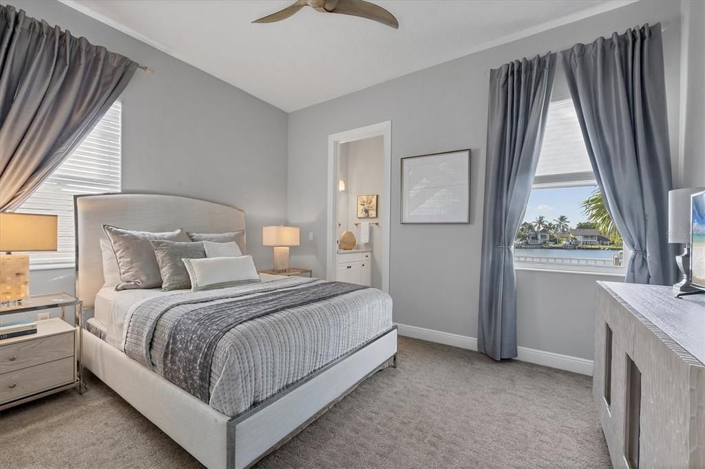 合同活跃: $3,995,000 (3 贝兹, 3 浴室, 4622 平方英尺)