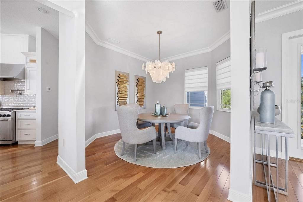 合同活跃: $3,995,000 (3 贝兹, 3 浴室, 4622 平方英尺)