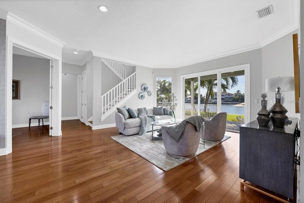 合同活跃: $3,995,000 (3 贝兹, 3 浴室, 4622 平方英尺)