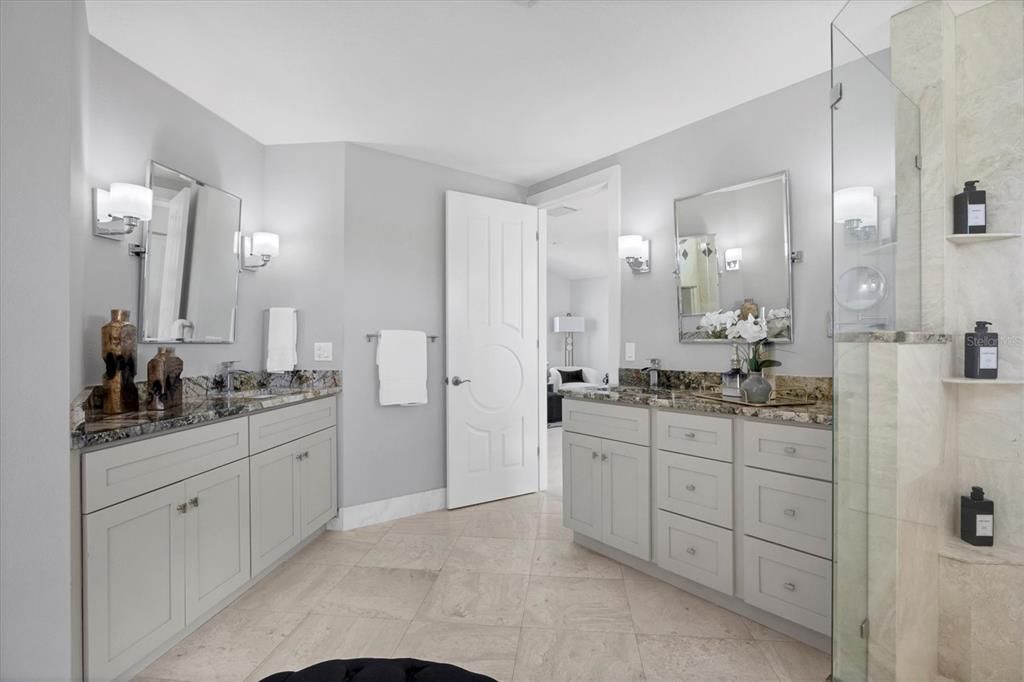 合同活跃: $3,995,000 (3 贝兹, 3 浴室, 4622 平方英尺)