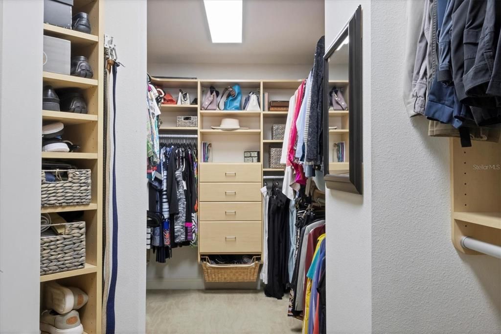 合同活跃: $3,995,000 (3 贝兹, 3 浴室, 4622 平方英尺)