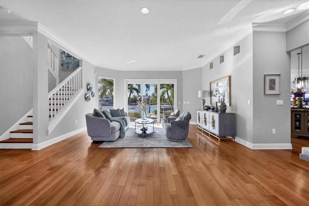 合同活跃: $3,995,000 (3 贝兹, 3 浴室, 4622 平方英尺)