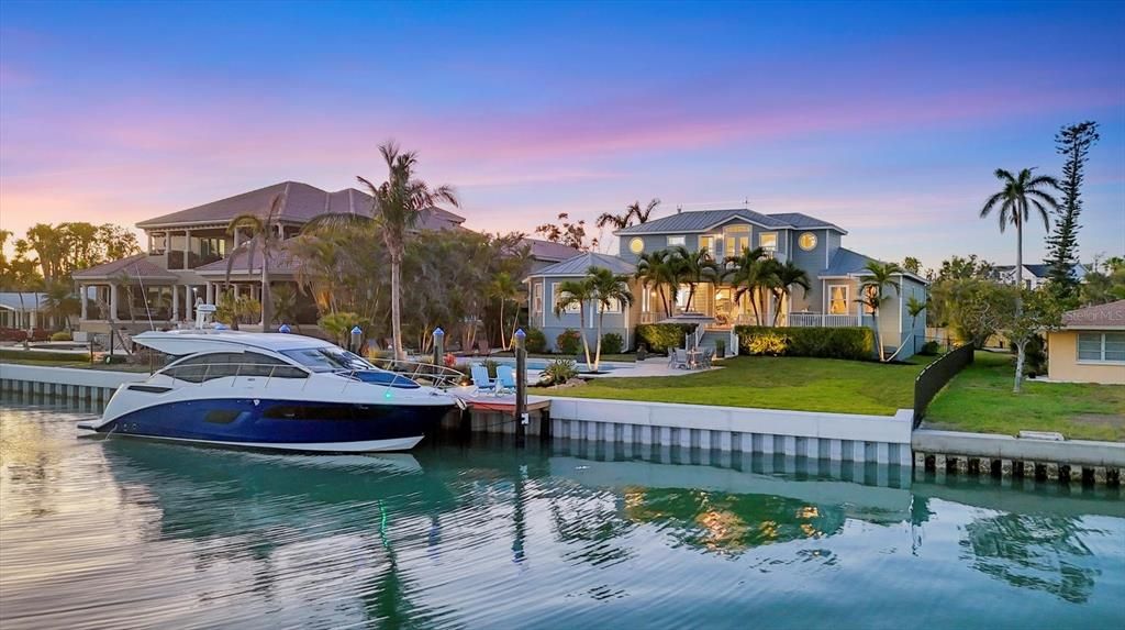 合同活跃: $3,995,000 (3 贝兹, 3 浴室, 4622 平方英尺)